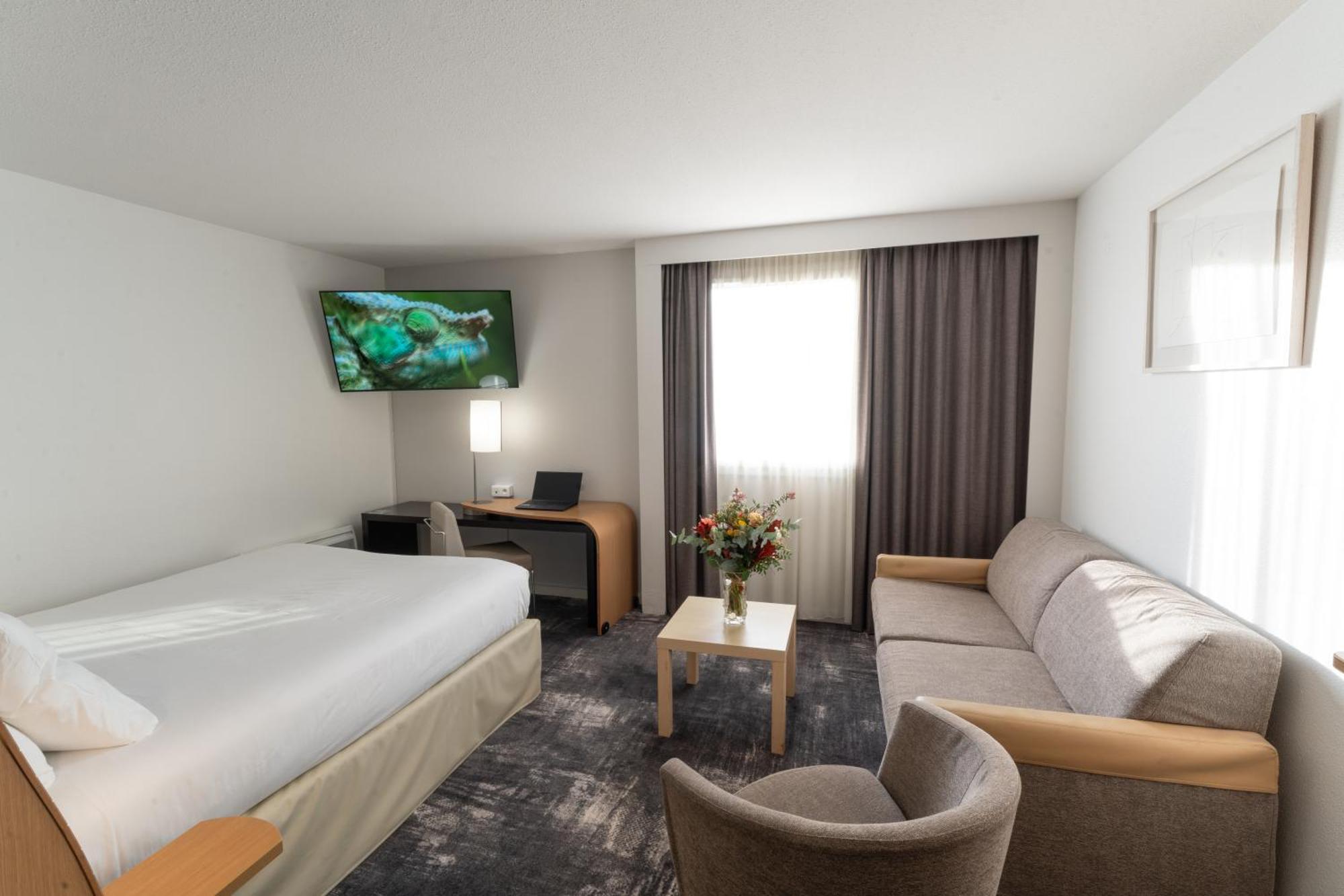 Novotel Nantes Centre Bord De Loire Εξωτερικό φωτογραφία