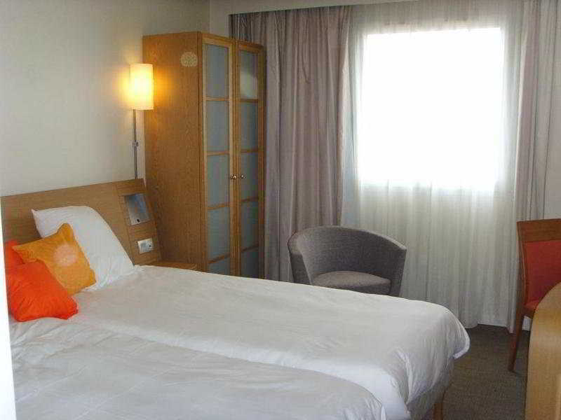 Novotel Nantes Centre Bord De Loire Εξωτερικό φωτογραφία
